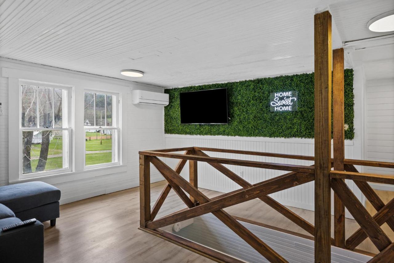 Charming 4 Bedroom Farmhouse With Large Backyard For Entertaining Mountain City Exterior foto